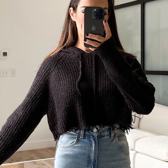 TALULAH Tops - TALULAH CROP SWEATER 🤎 size M.